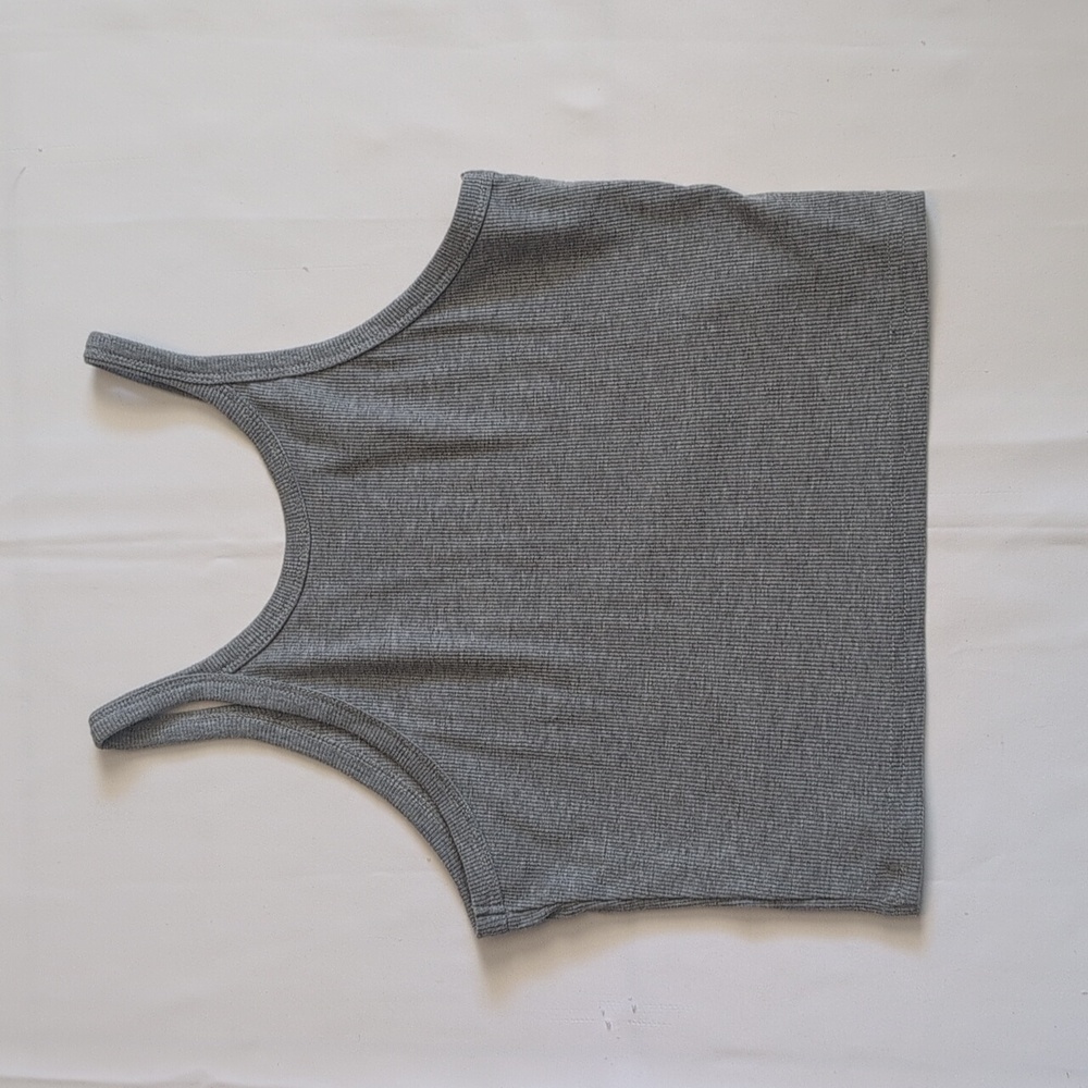 Gray Ribbed Women's Crop Tank Top - Picture 4 of 5